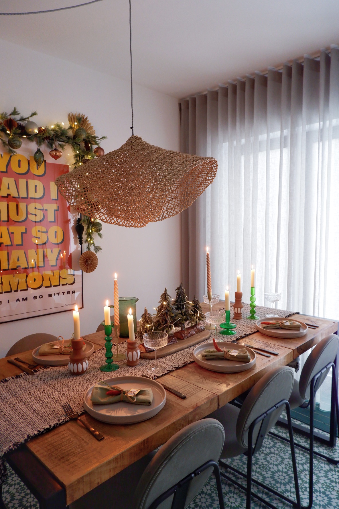 14 HILS 2023 GEMMA GEAR INTU MICRO HIVE SEAGLASS VOILES CHRISTMAS TABLESCAPE